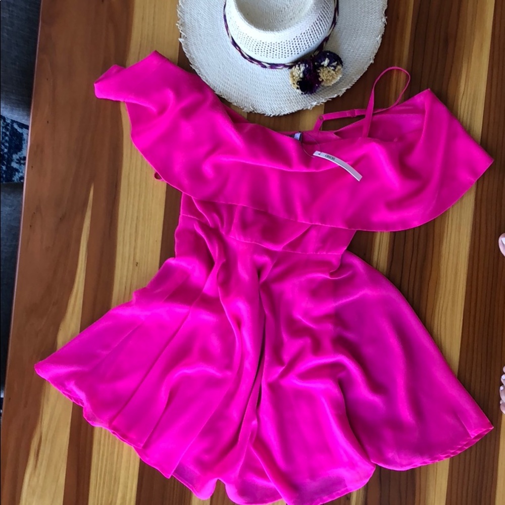 HOT PINK DRESS 💕💞